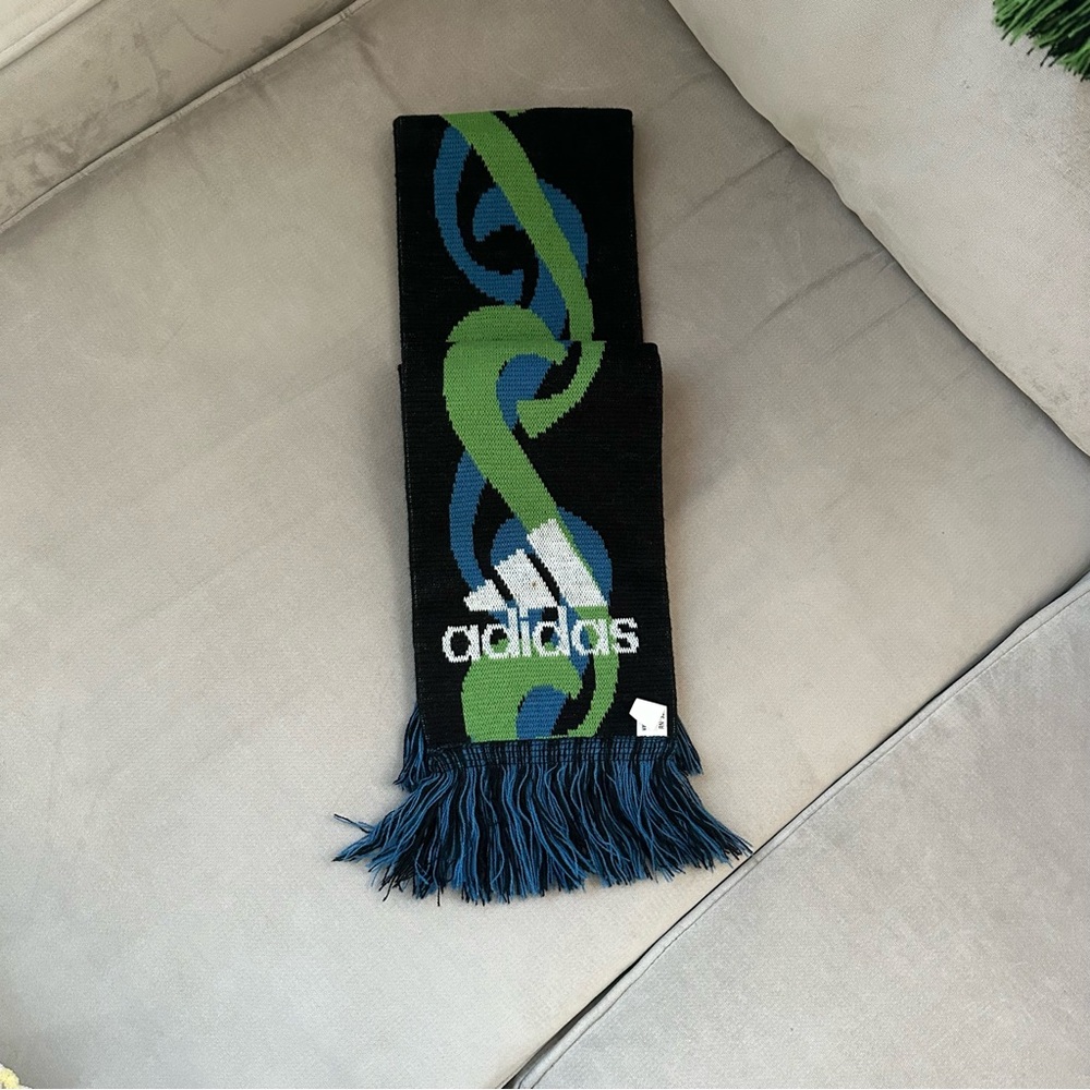 2 Seattle Sounders Season Ticket Holder Scarves! - Picture 6 of 10
